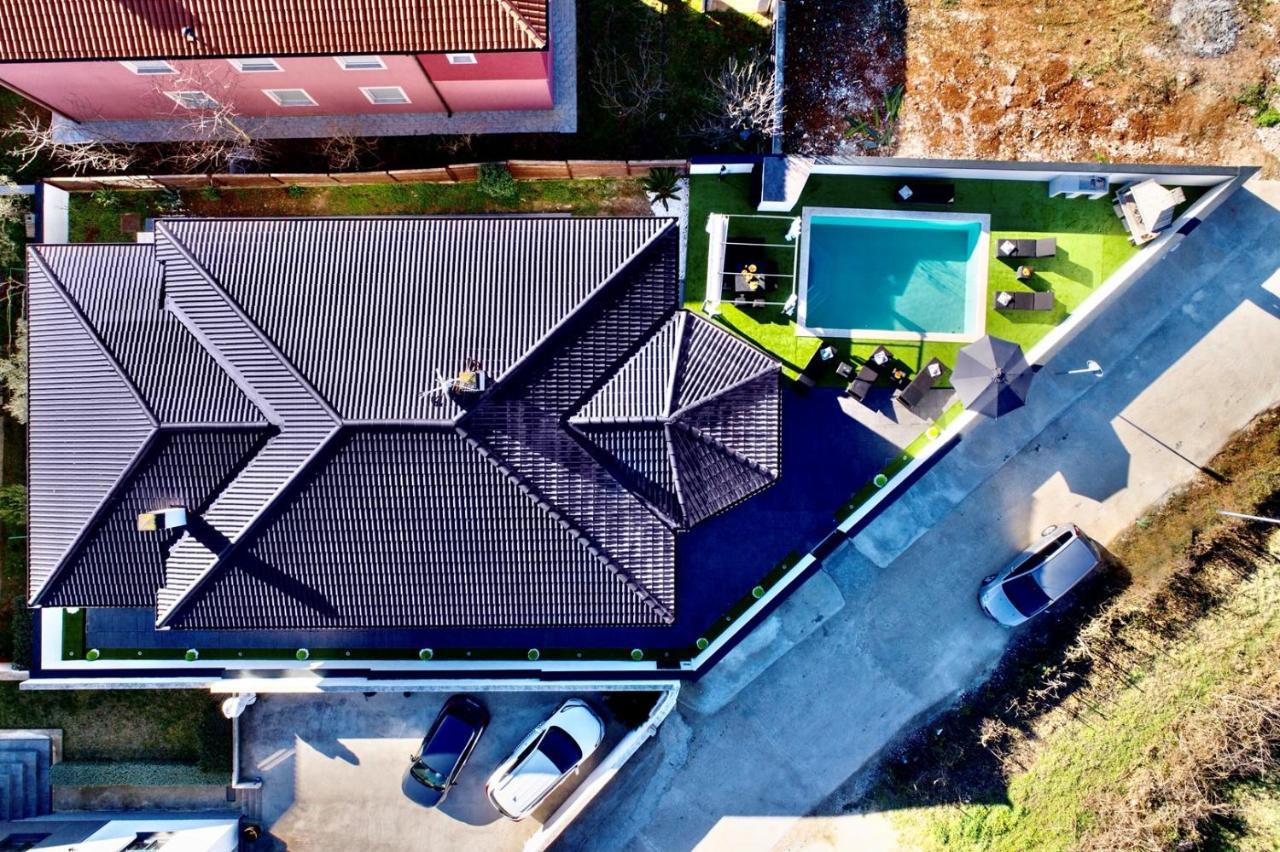 Complex Villa White بولا المظهر الخارجي الصورة