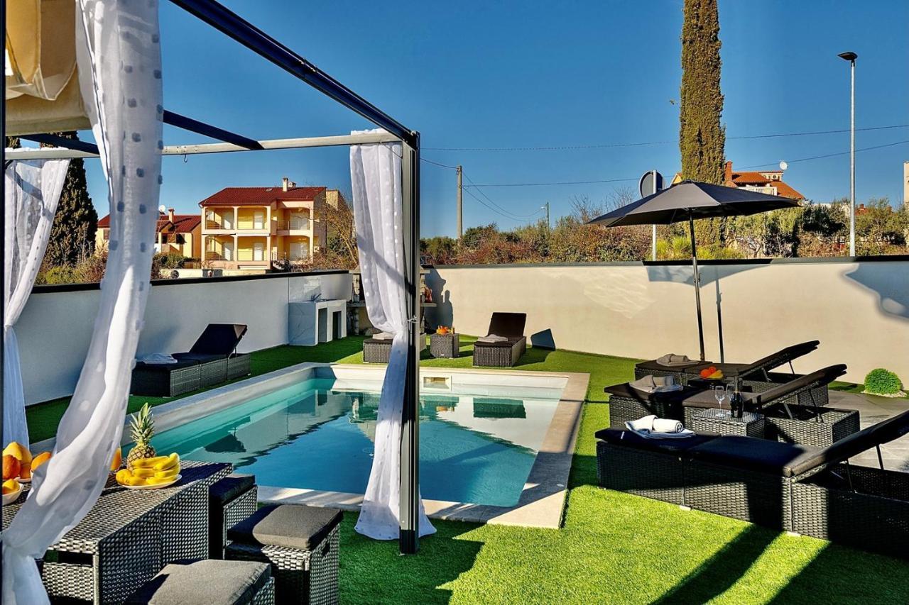 Complex Villa White بولا المظهر الخارجي الصورة