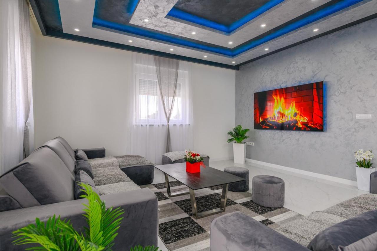 Complex Villa White بولا المظهر الخارجي الصورة